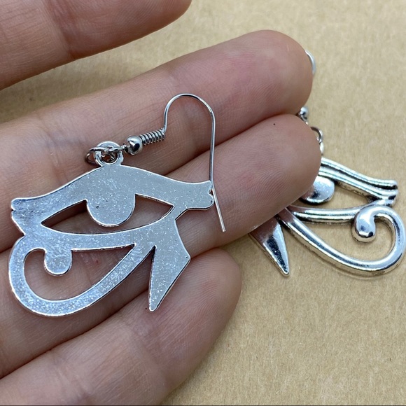 Eyes of Horus Silver Earrings 🔮 - Picture 4 of 6